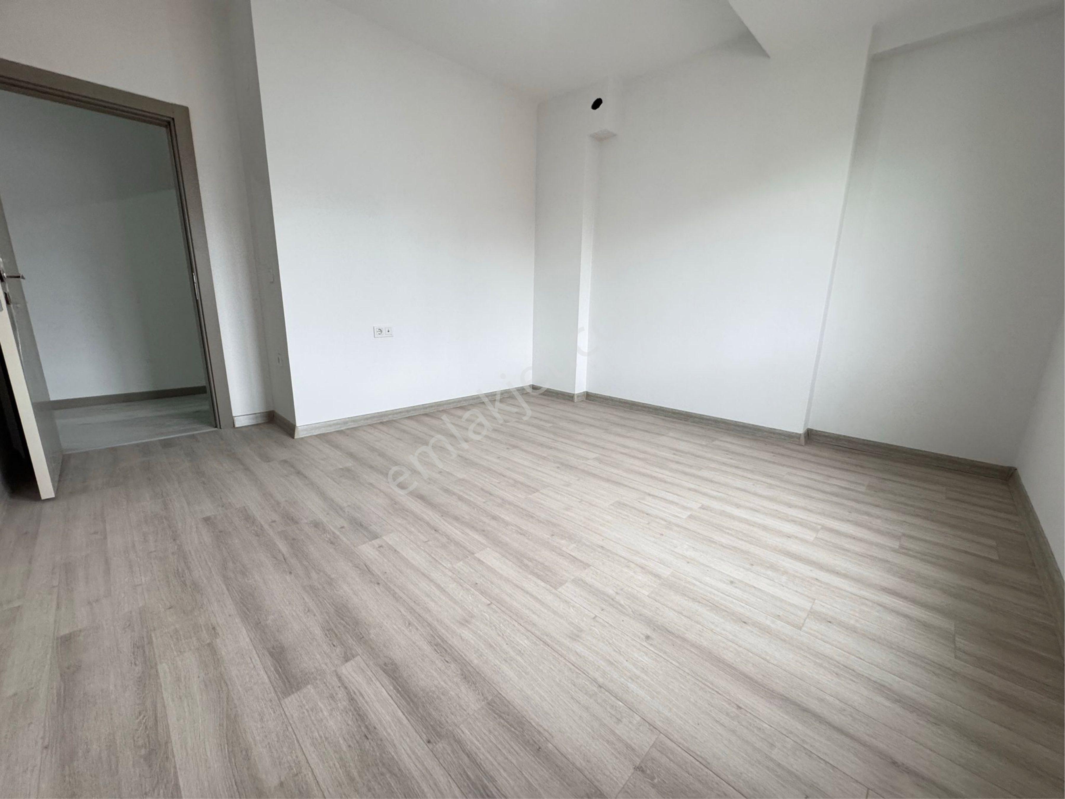 Çayırova Yeni Mahallede Yerden Isıtmalı Asansörlü 2+1 Arakat - Görsel 11