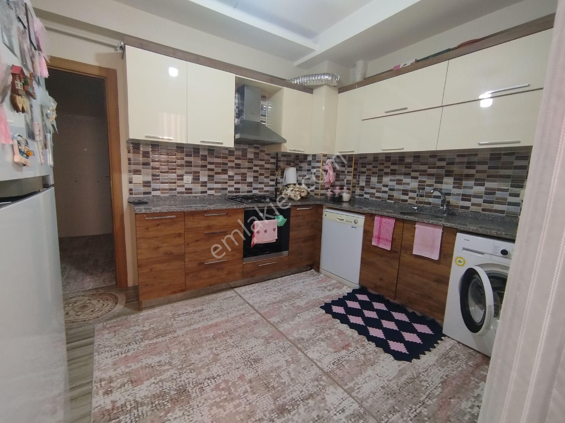 Fadim Cam Gayrimenkul Den Mehmet Akif Mh. Satılık Arakat Daire