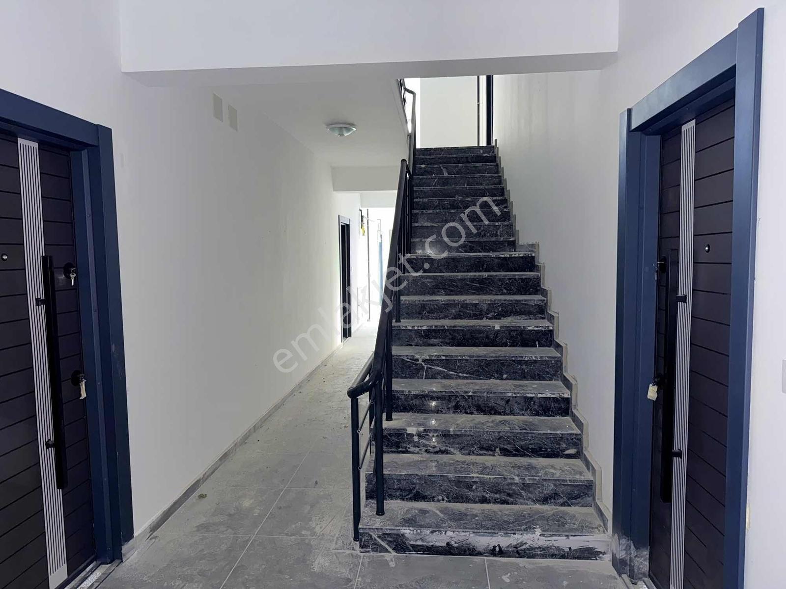 Selçuk Mahallesinde Göle Yürüme Mesafesinde Satılık 1+1 Daire - Görsel 34