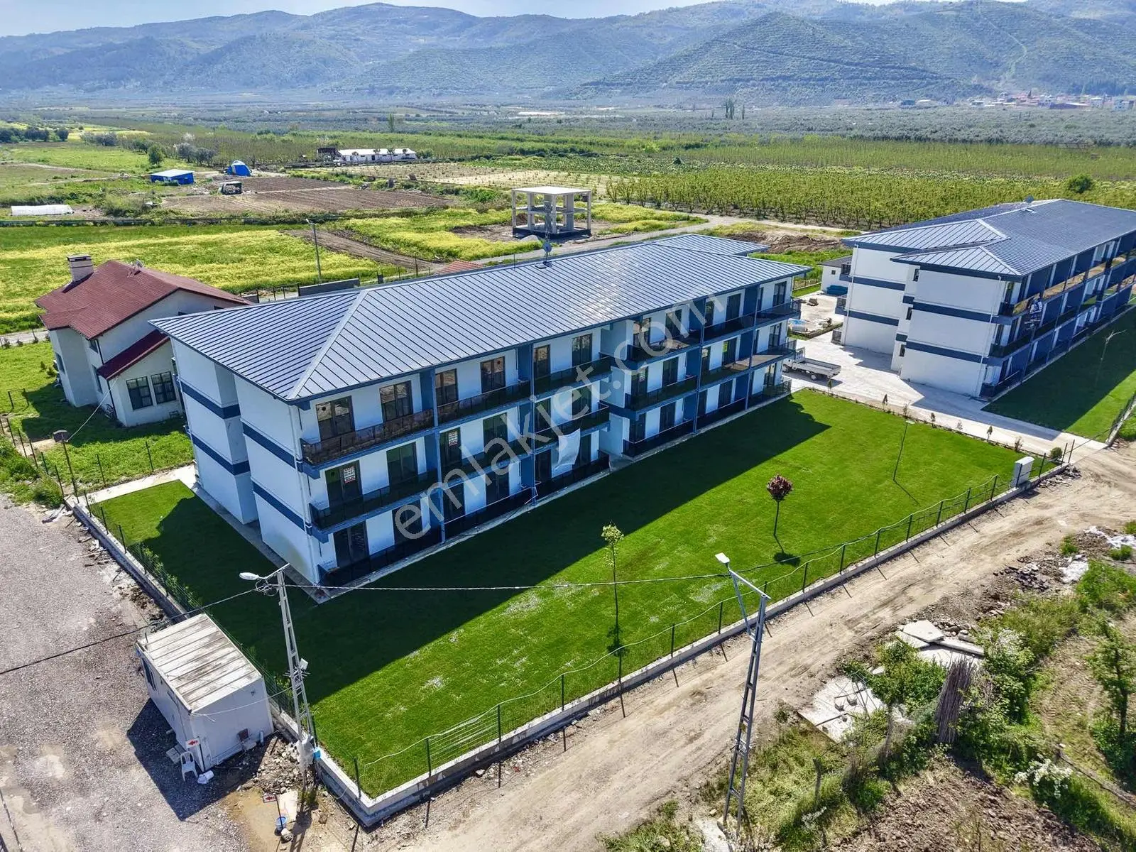 Selçuk Mahallesinde Göle Yürüme Mesafesinde Satılık 1+1 Daire - Görsel 3