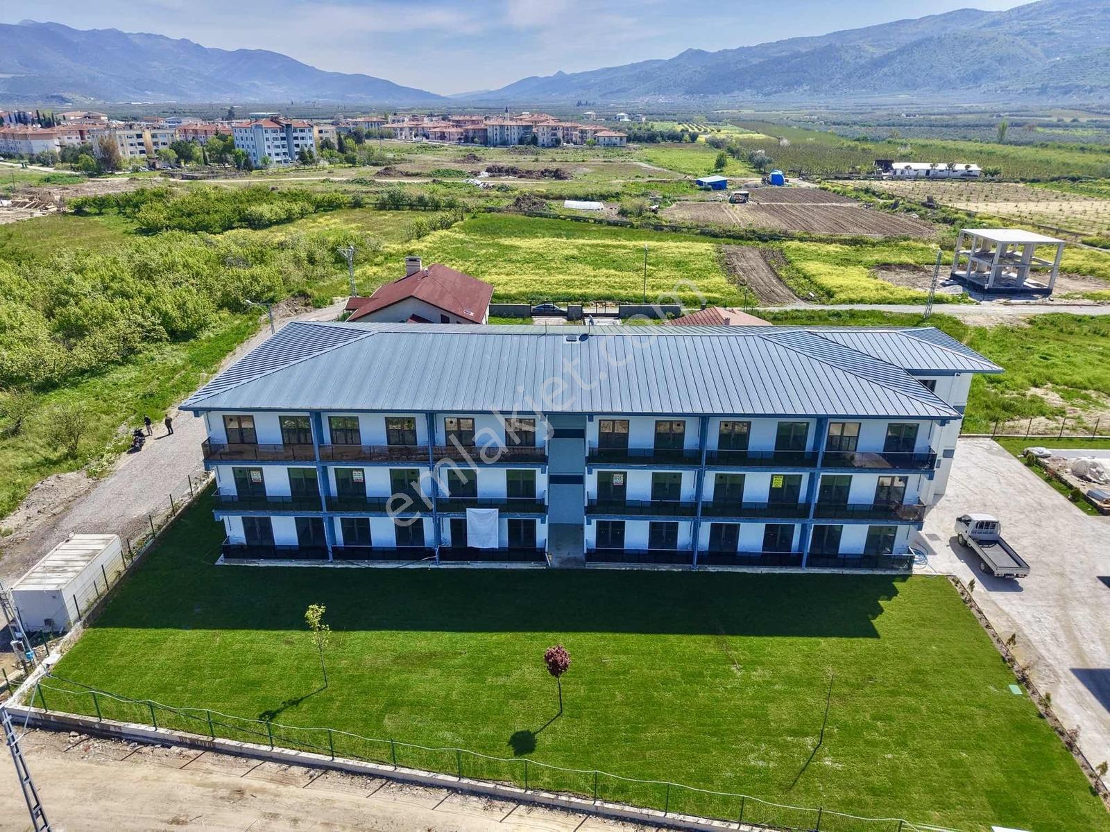 Selçuk Mahallesinde Göle Yürüme Mesafesinde Satılık 1+1 Daire - Görsel 32