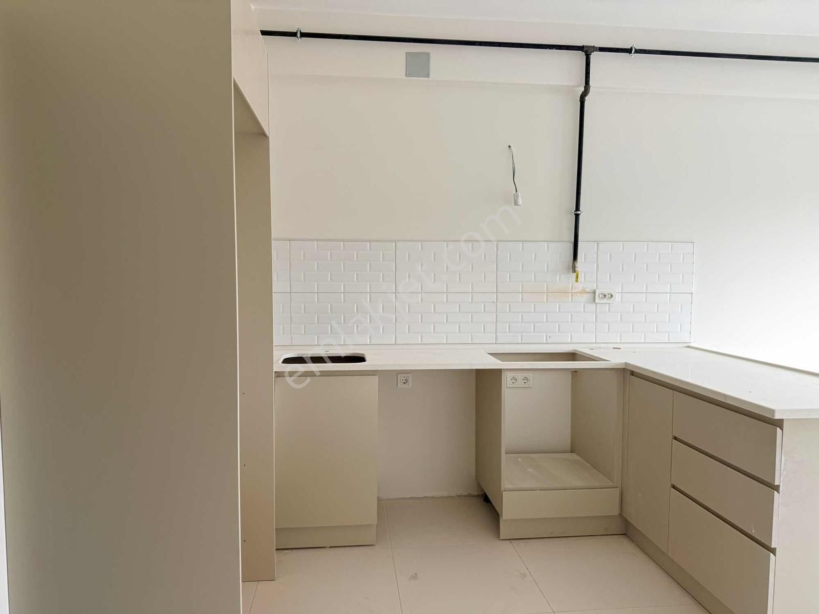 Selçuk Mahallesinde Göle Yürüme Mesafesinde Satılık 1+1 Daire - Görsel 14