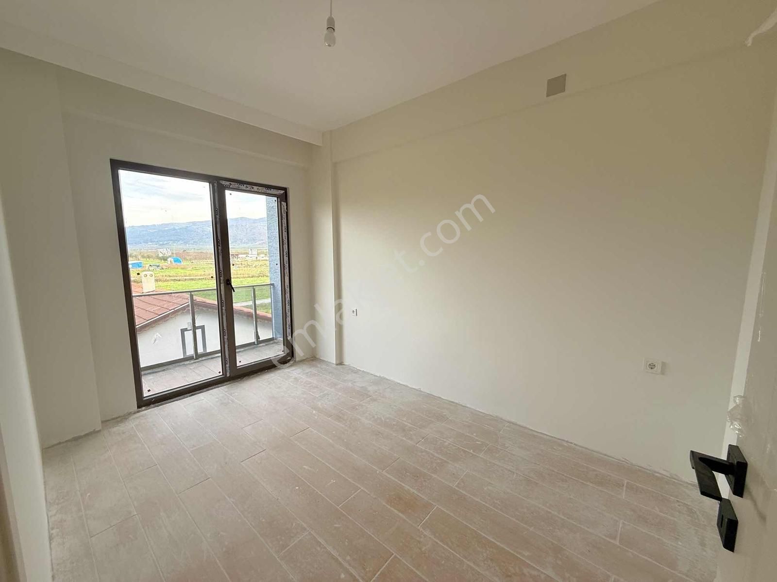 Selçuk Mahallesinde Göle Yürüme Mesafesinde Satılık 1+1 Daire - Görsel 21