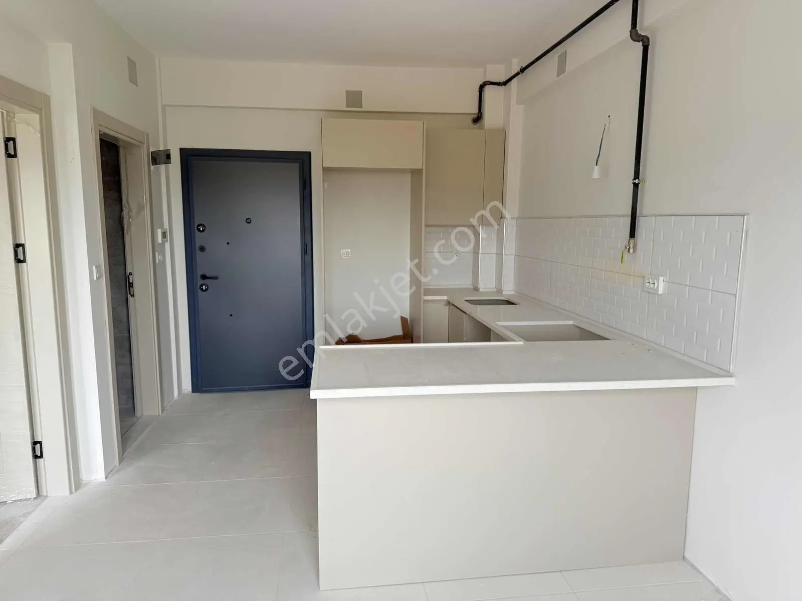 Selçuk Mahallesinde Göle Yürüme Mesafesinde Satılık 1+1 Daire - Görsel 12