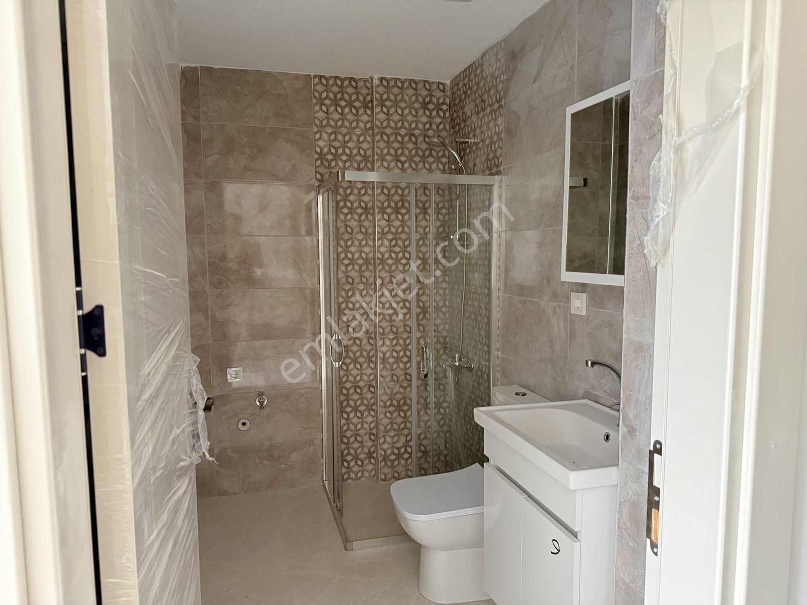 Selçuk Mahallesinde Göle Yürüme Mesafesinde Satılık 1+1 Daire - Görsel 8