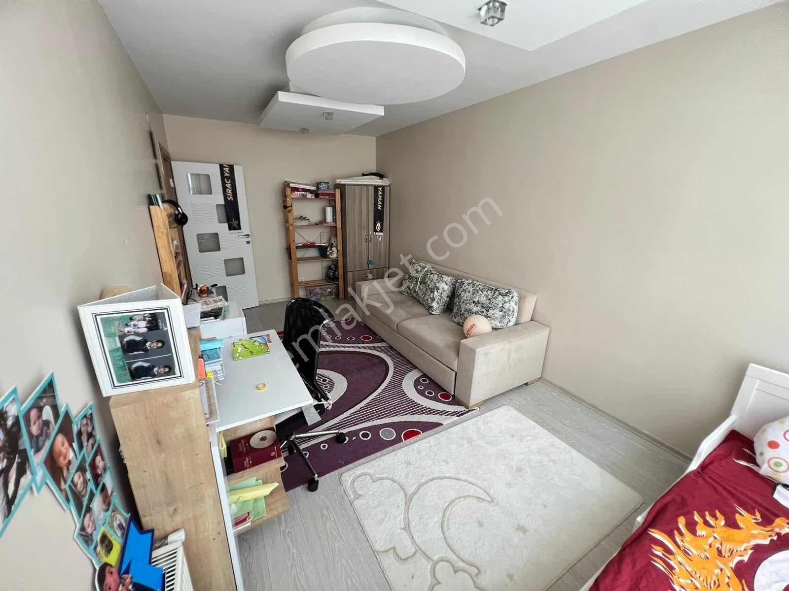 Merkezi Büyük Balkonlu Elalmış Cad.ebeveyn Banyo 3+1 Satılık - Görsel 6