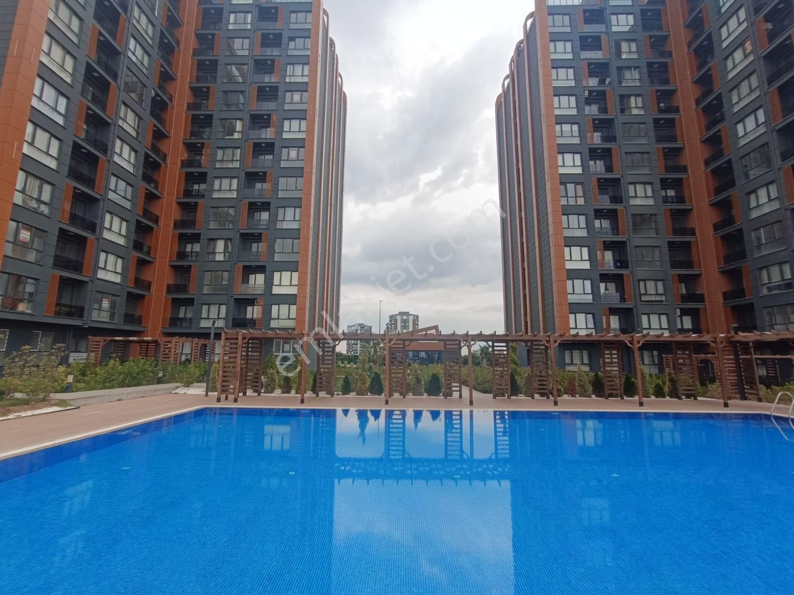 Hürriyet Mah Uysal Lusso'da Havuz Cepheli Lüx Sıfır 1+1 Daire - Görsel 26