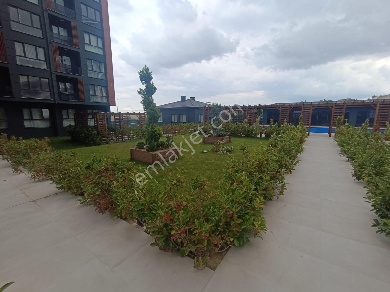 Hürriyet Mah Uysal Lusso'da Havuz Cepheli Lüx Sıfır 1+1 Daire - Görsel 7