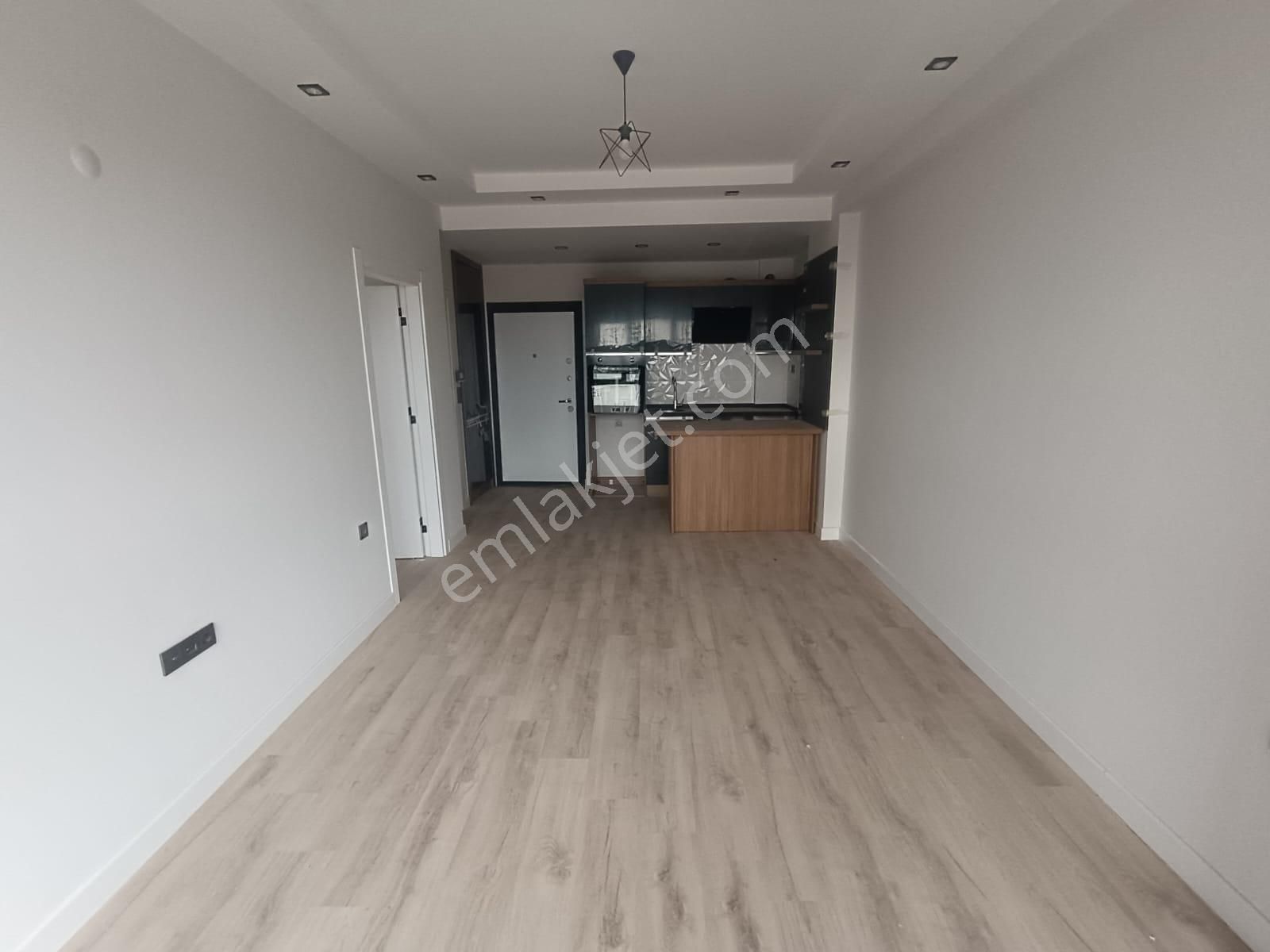 Hürriyet Mah Uysal Lusso'da Havuz Cepheli Lüx Sıfır 1+1 Daire - Görsel 11