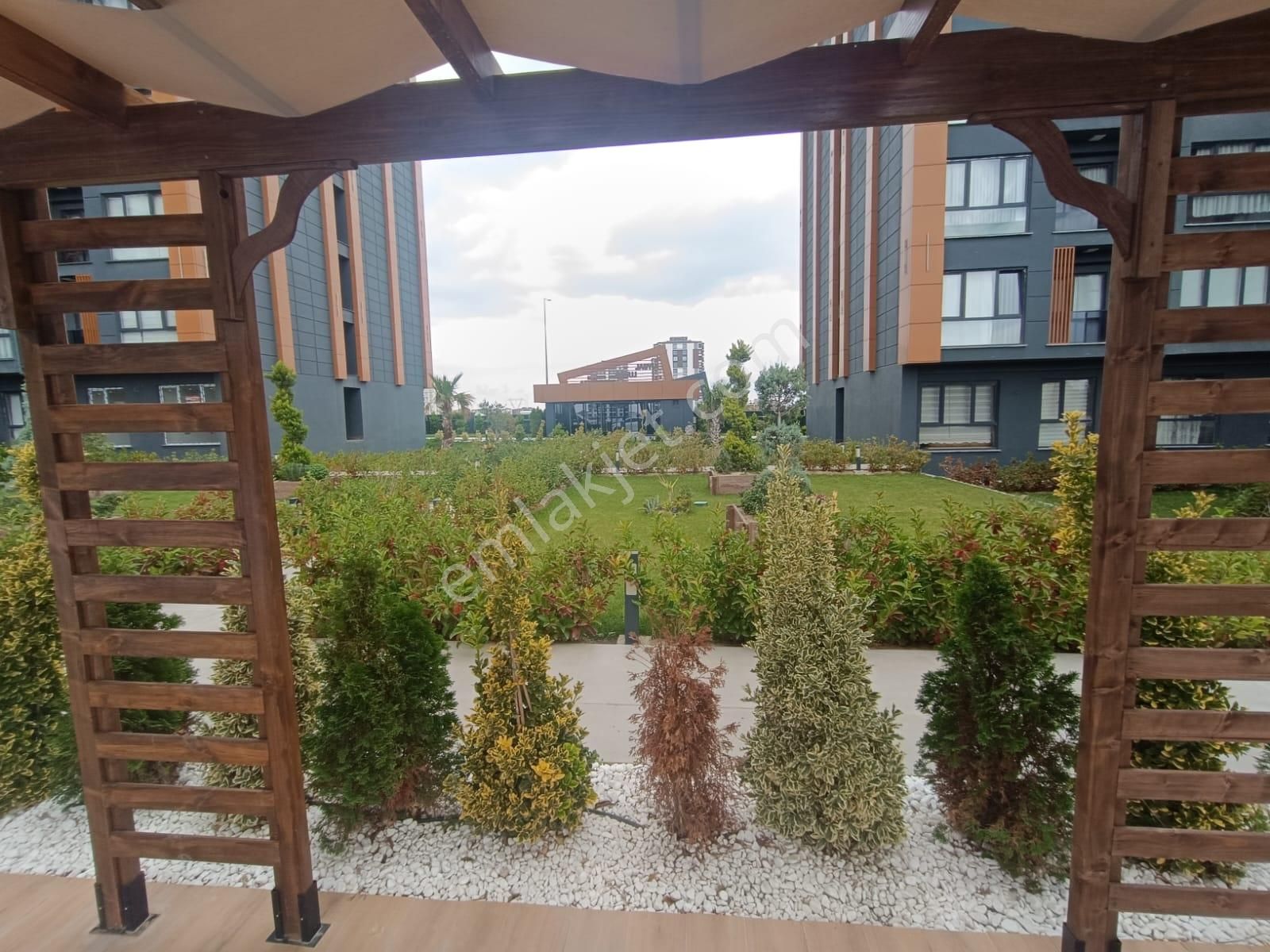 Hürriyet Mah Uysal Lusso'da Havuz Cepheli Lüx Sıfır 1+1 Daire - Görsel 22