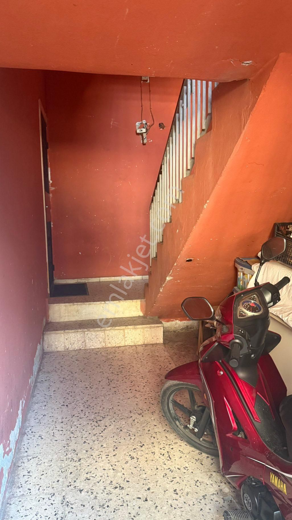 Namık Kemalde Bahçeli Müstakil 3 Katlı Ev - Görsel 7