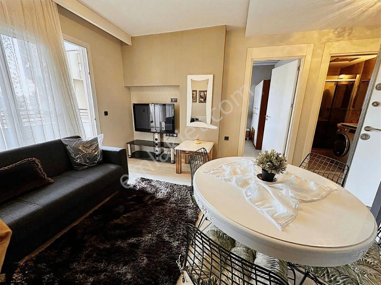 Reşatbey Ordu Caddesi Merkez Park & Sheraton Manzaralı Full + Full Eşyalı Lüks 1+1 - Görsel 3