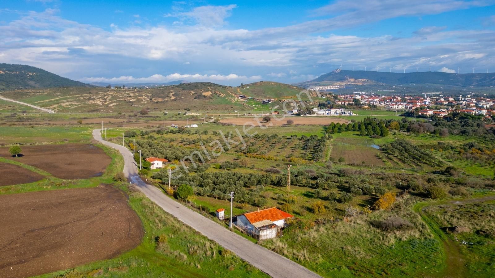 Foça Yenibağarası Mahallesinde Satılık Tarla Ve Ev - Görsel 5