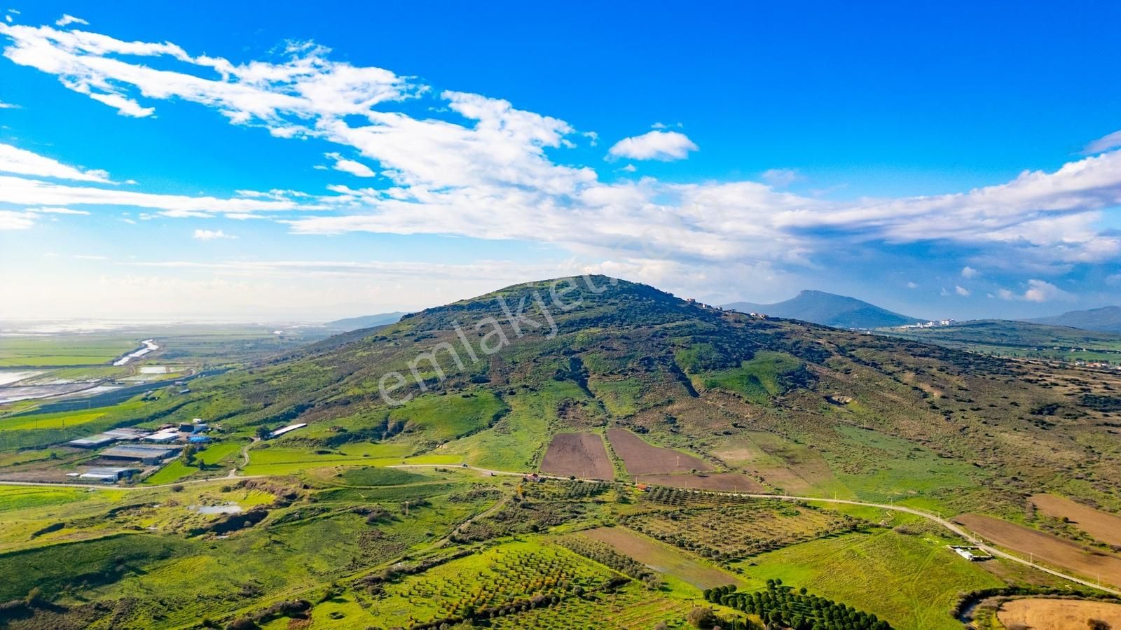 Foça Yenibağarası Mahallesinde Satılık Tarla Ve Ev - Görsel 26