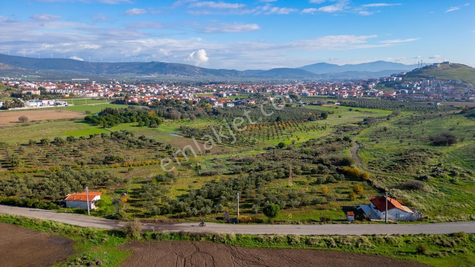 Foça Yenibağarası Mahallesinde Satılık Tarla Ve Ev - Görsel 12