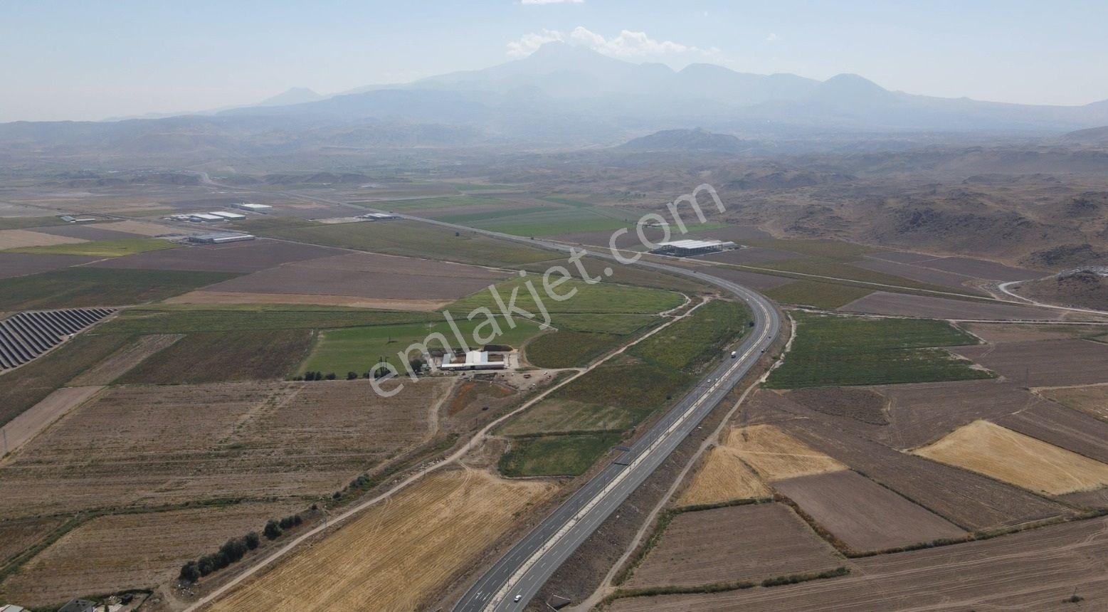 Beylikte İmara Yakın Yola Cephe Yatırımlık Satılık Tarla