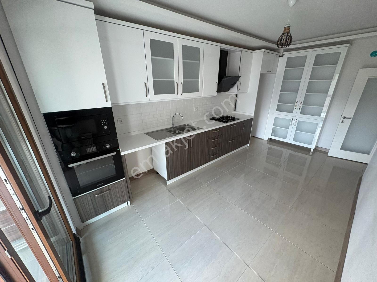 Törekent Mah'de 4+1 Site İçerisinde Full Yapılı Mükemmel Daire - Görsel 3