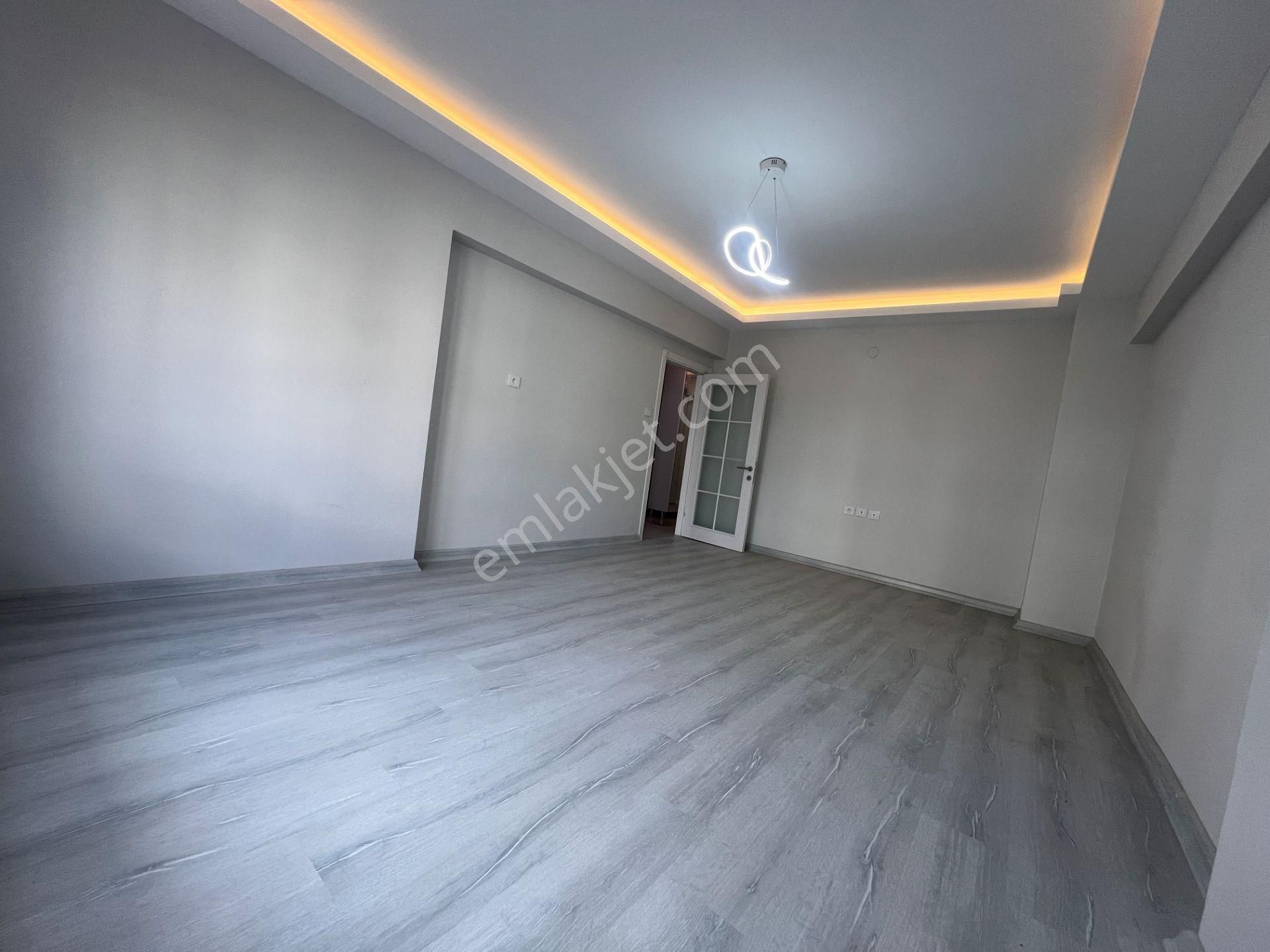 Etimesgut Piyade Mah 1.arakat Ön Cephe Salon Bagımsız Daire - Görsel 16