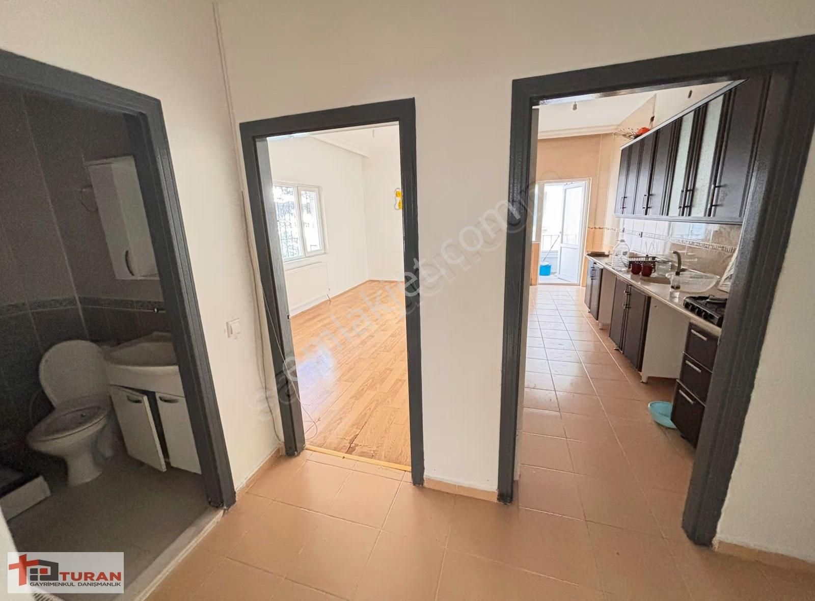 Estergon Cadde Yakını 3+1 Arakat Kiralık Fırsat Daire - Görsel 17