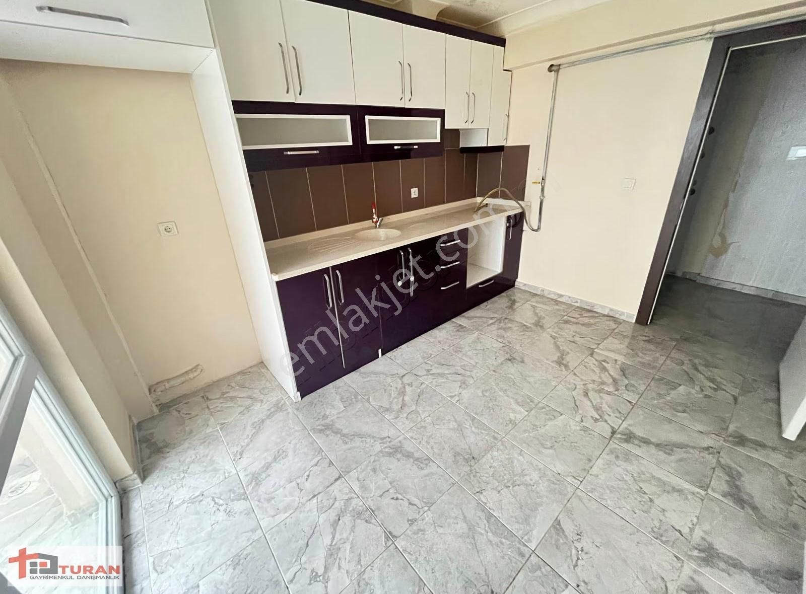 Şengülüm Market Yakını & Ara Katta Ebeveyn Banyolu Boş 4+1 Daire - Görsel 9