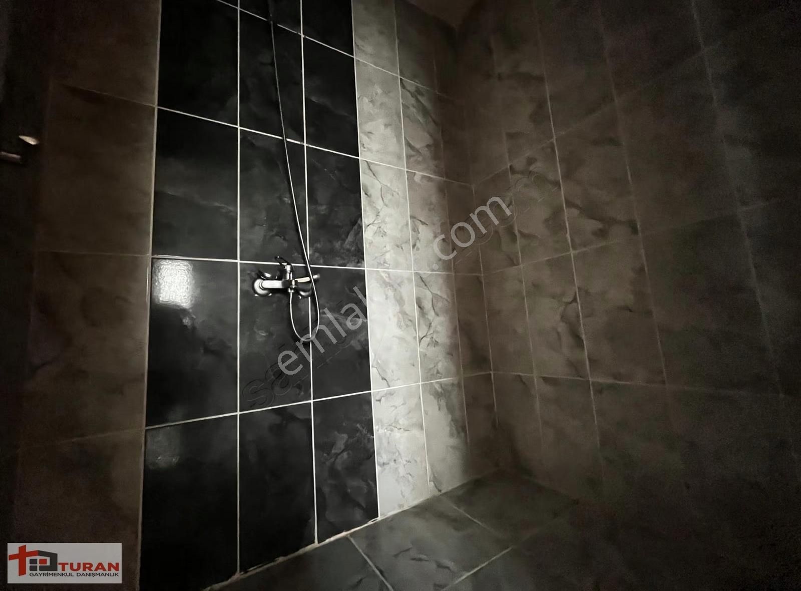 Şengülüm Market Yakını & Ara Katta Ebeveyn Banyolu Boş 4+1 Daire - Görsel 19