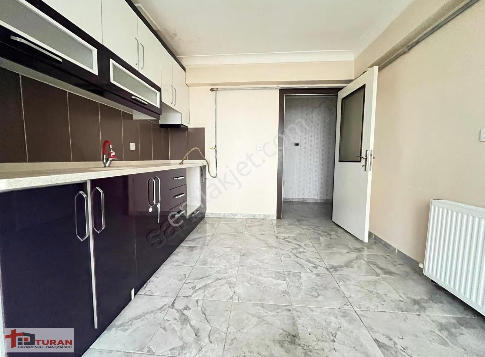 Şengülüm Market Yakını & Ara Katta Ebeveyn Banyolu Boş 4+1 Daire - Görsel 11