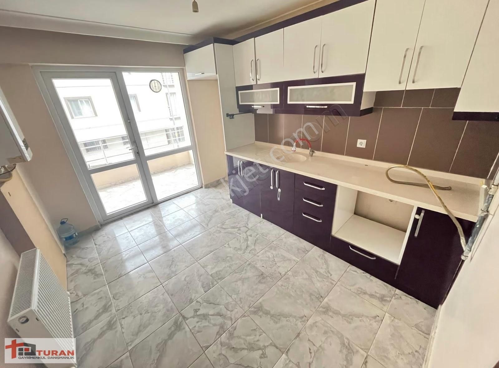 Şengülüm Market Yakını & Ara Katta Ebeveyn Banyolu Boş 4+1 Daire