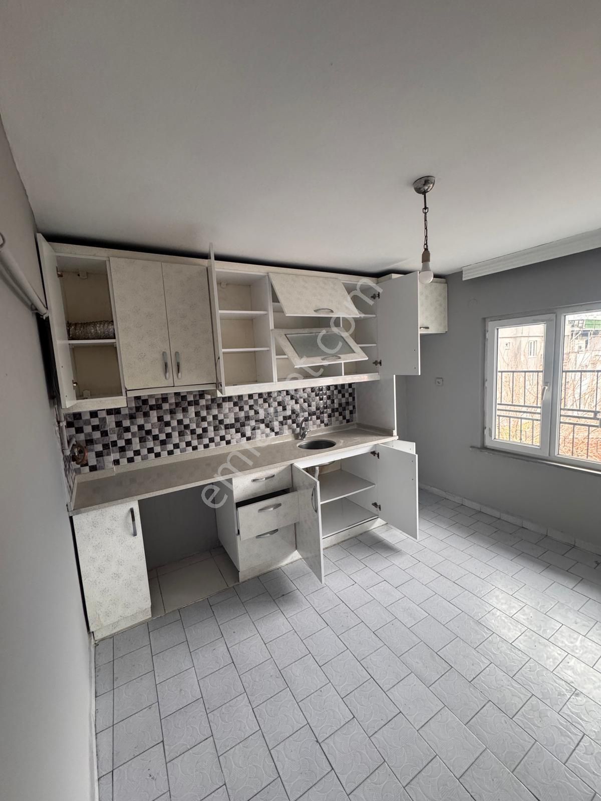 Hacıvatta Anacaddeye Yakın 3+1 Geniş Kiralık Daire - Görsel 10