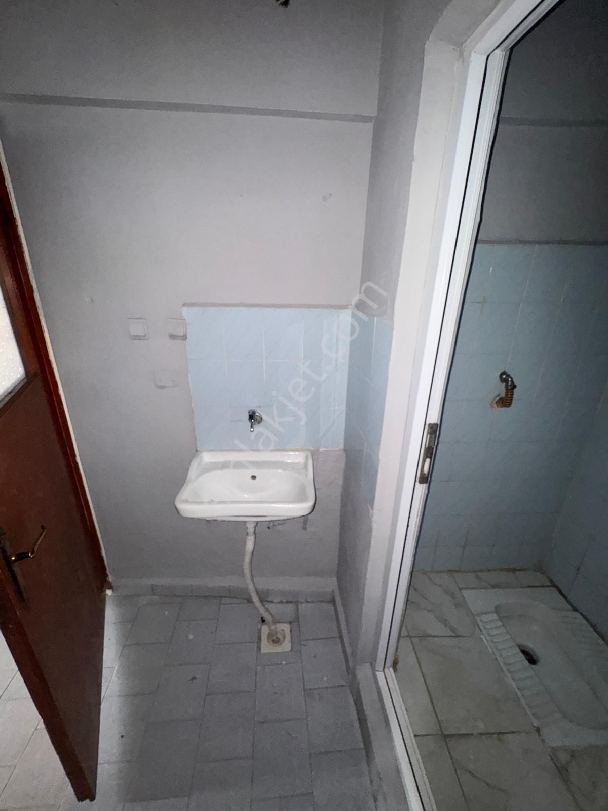Hacıvatta Anacaddeye Yakın 3+1 Geniş Kiralık Daire - Görsel 14