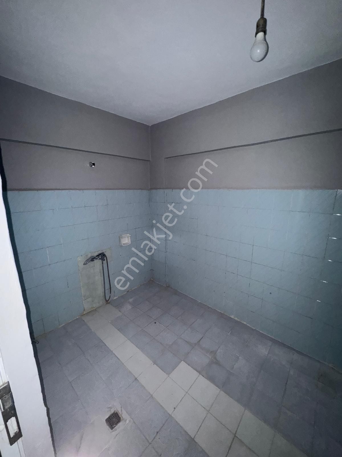 Hacıvatta Anacaddeye Yakın 3+1 Geniş Kiralık Daire - Görsel 9