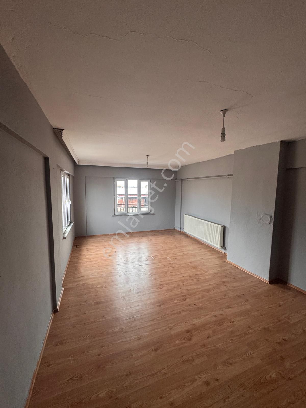 Hacıvatta Anacaddeye Yakın 3+1 Geniş Kiralık Daire - Görsel 3