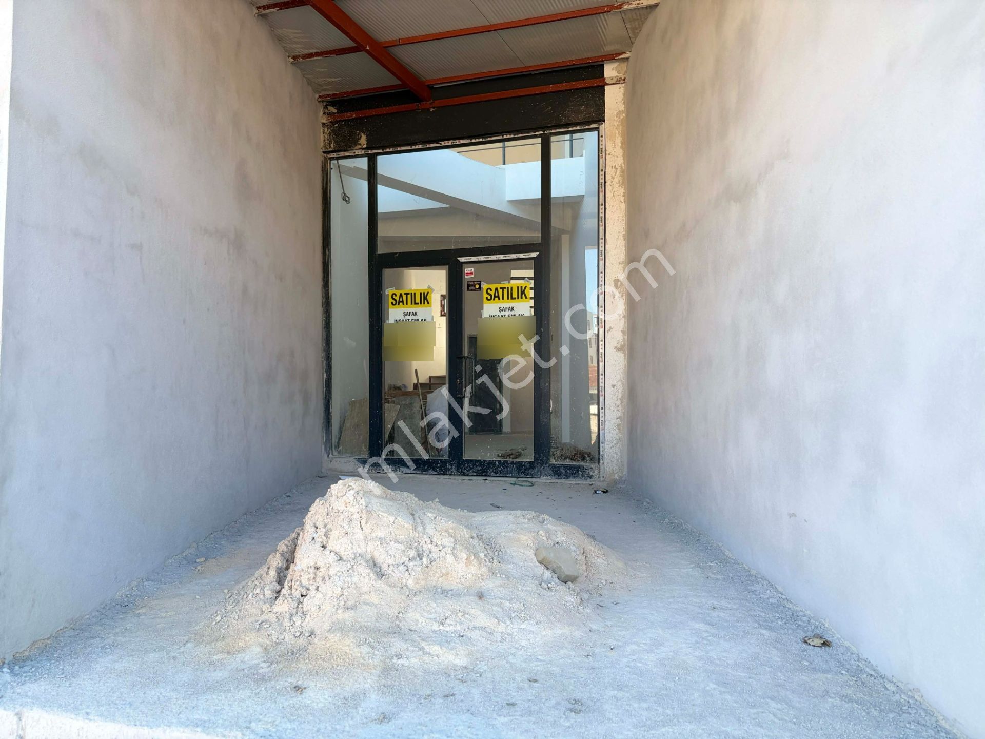 Şafak Emlak Satılık Dükkan Gazi Mah Cad Üzeri Sıfır 3katlı 102m2 - Görsel 11