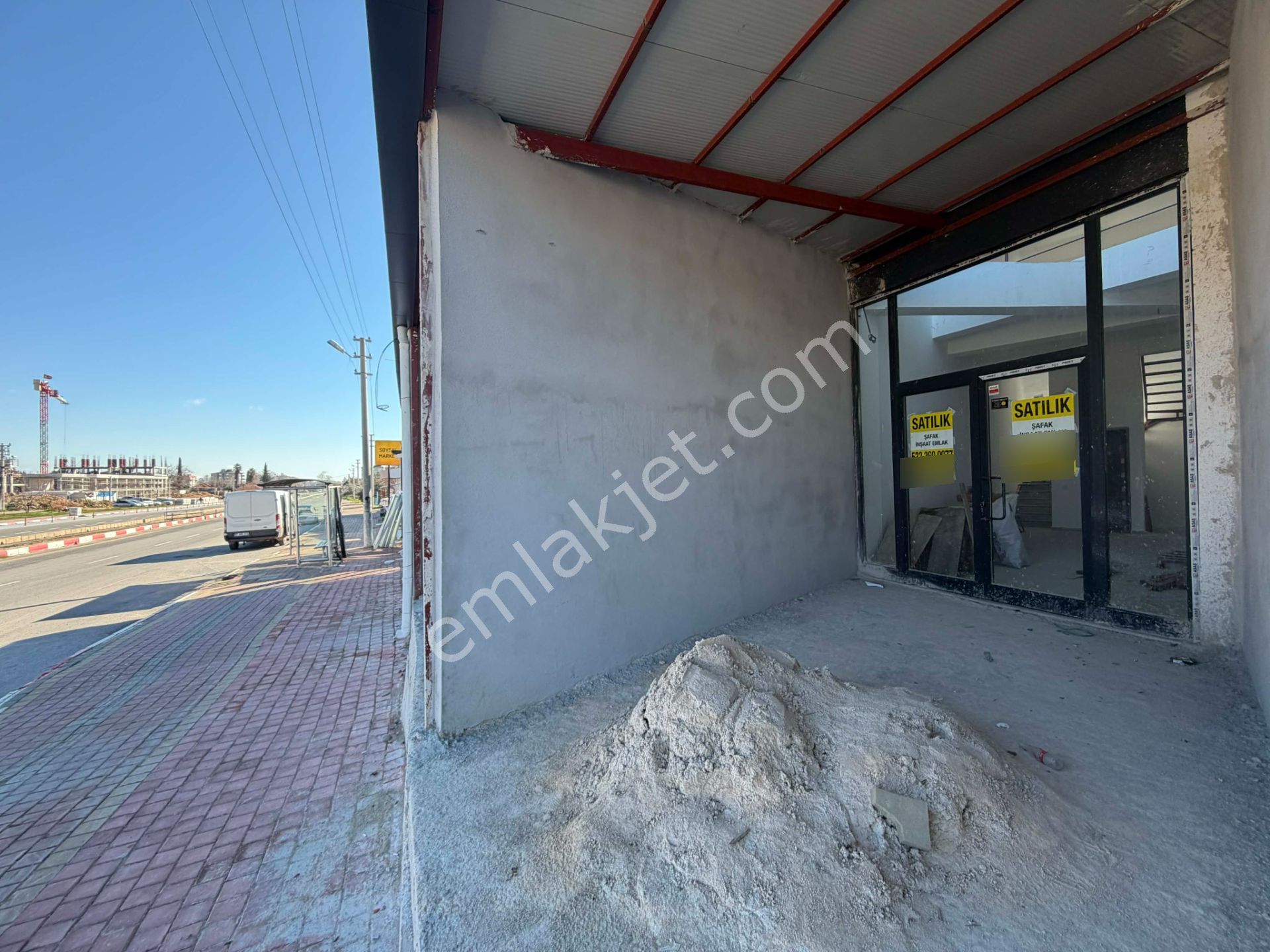 Şafak Emlak Satılık Dükkan Gazi Mah Cad Üzeri Sıfır 3katlı 102m2 - Görsel 12