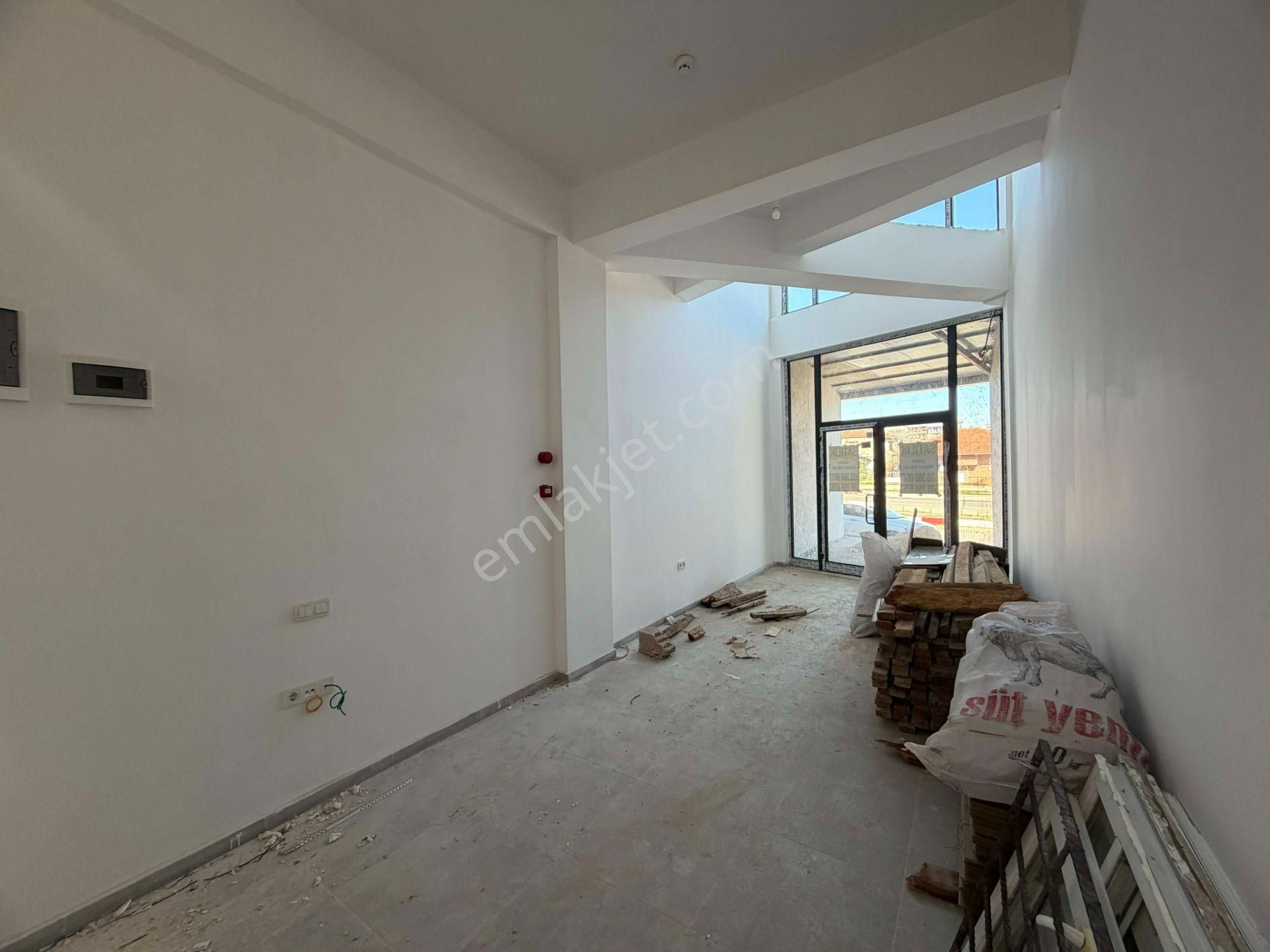Şafak Emlak Satılık Dükkan Gazi Mah Cad Üzeri Sıfır 3katlı 102m2 - Görsel 2