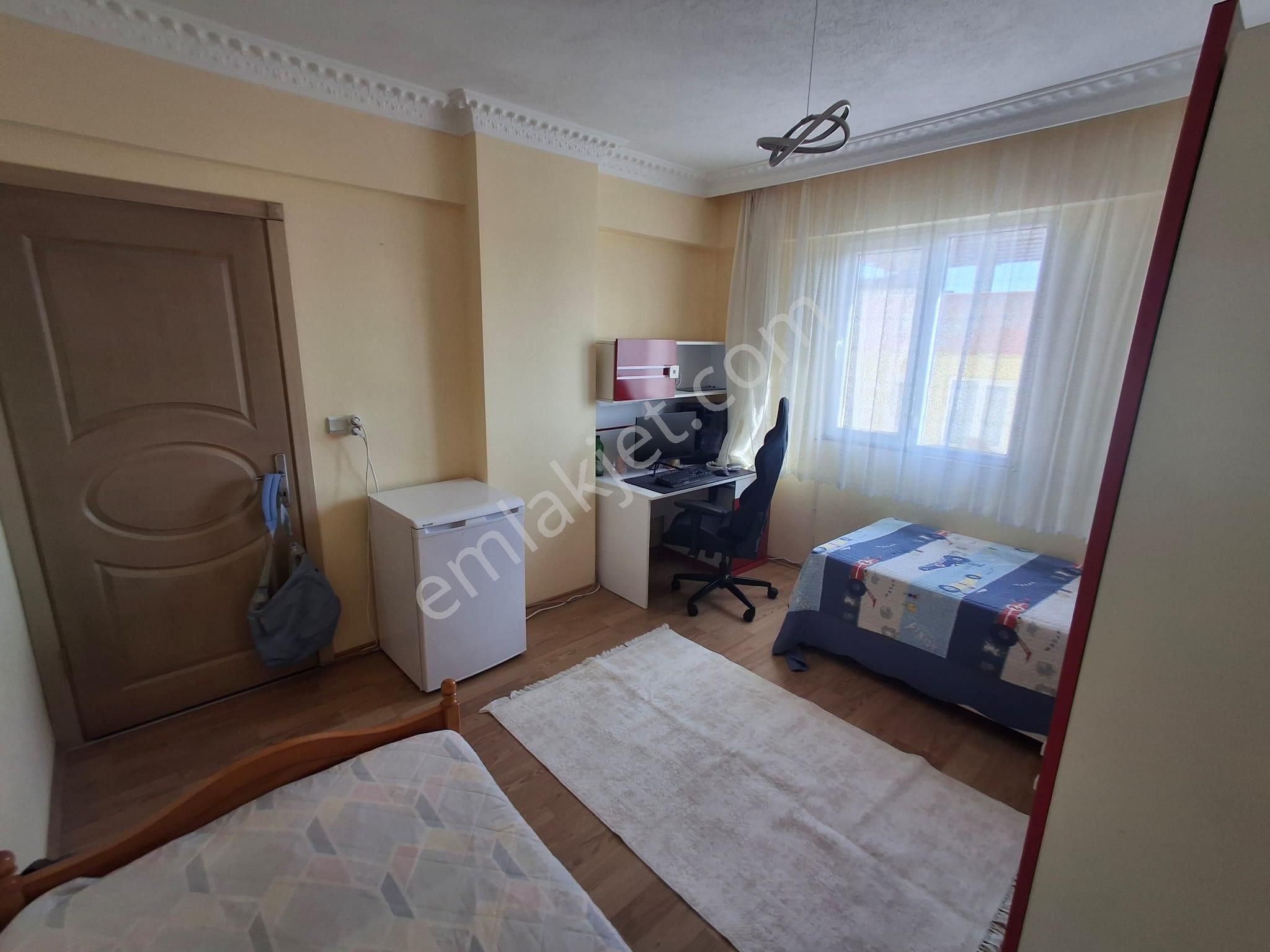 Cumhuriyet Mahallesinde 2+1 Ayrı Mutfak Dublex - Görsel 11