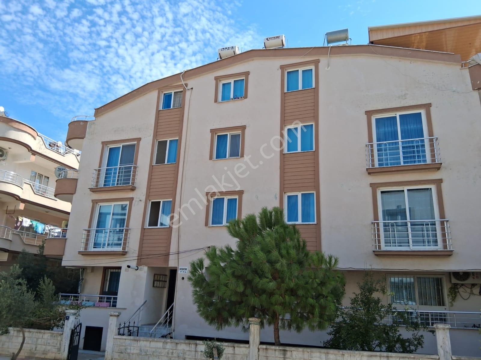 Cumhuriyet Mahallesinde 2+1 Ayrı Mutfak Dublex