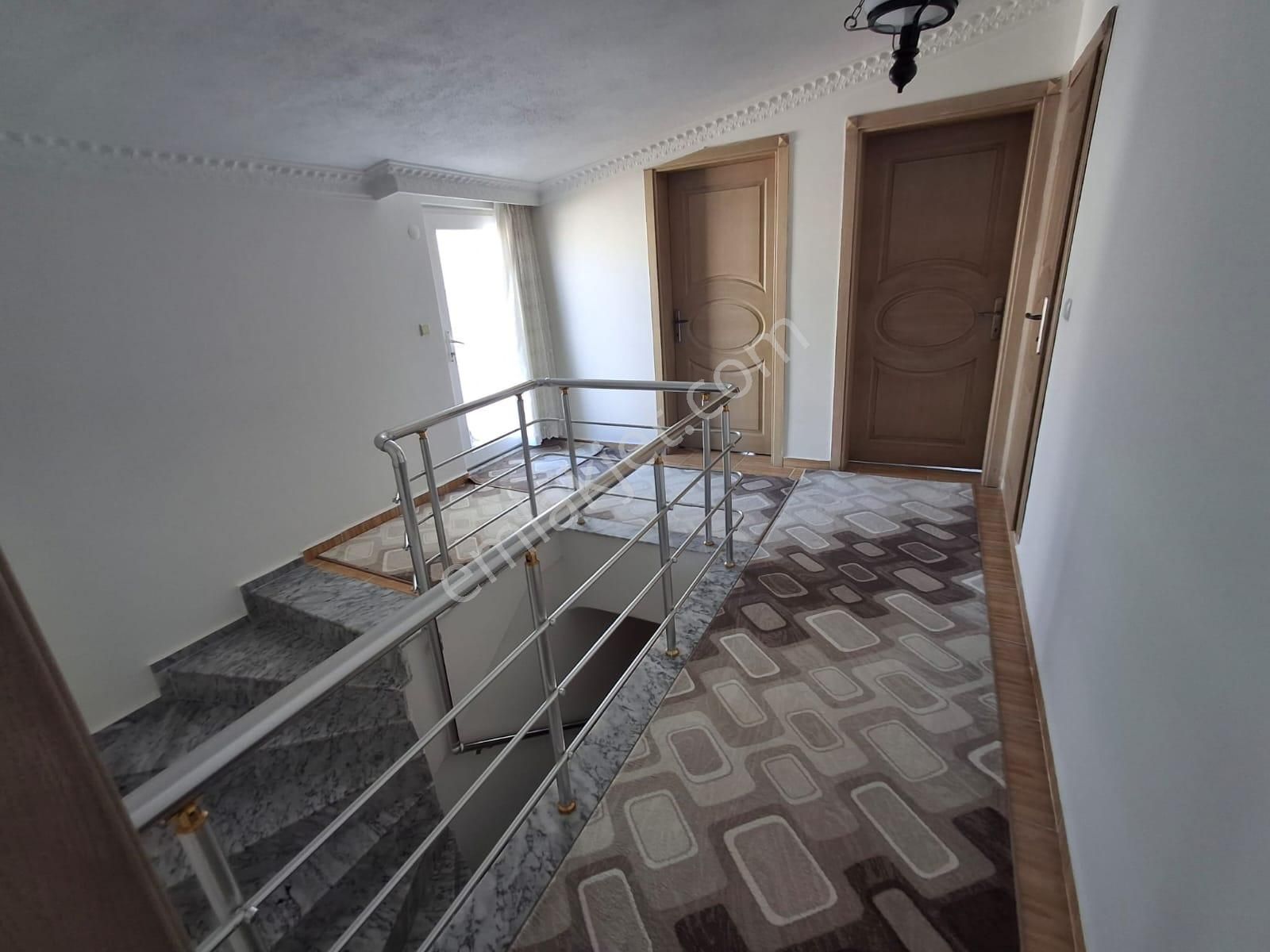 Cumhuriyet Mahallesinde 2+1 Ayrı Mutfak Dublex - Görsel 18