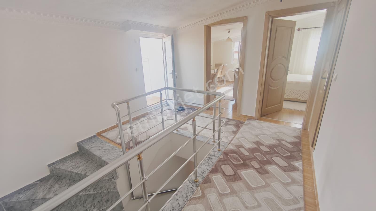 Cumhuriyet Mahallesinde 2+1 Ayrı Mutfak Dublex - Görsel 32