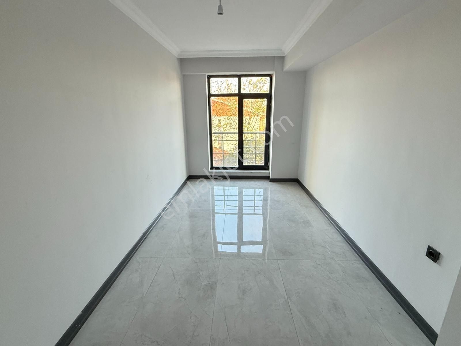 Özbey Emlaktan Vergi Dairesi Yakını Yerden Isıtma Kiralık 2+1 - Görsel 5