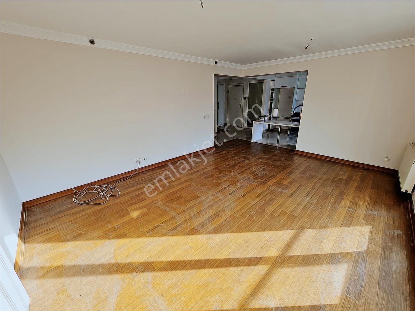 Halkalı Avrupa 2 Konutlarında 1+1 107m2 Kapalı Teraslı Kiralık