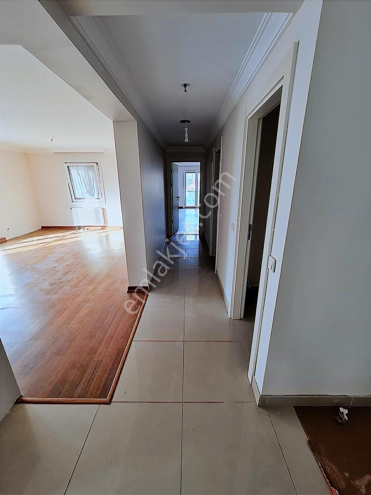 Halkalı Avrupa 2 Konutlarında 1+1 107m2 Kapalı Teraslı Kiralık - Görsel 6