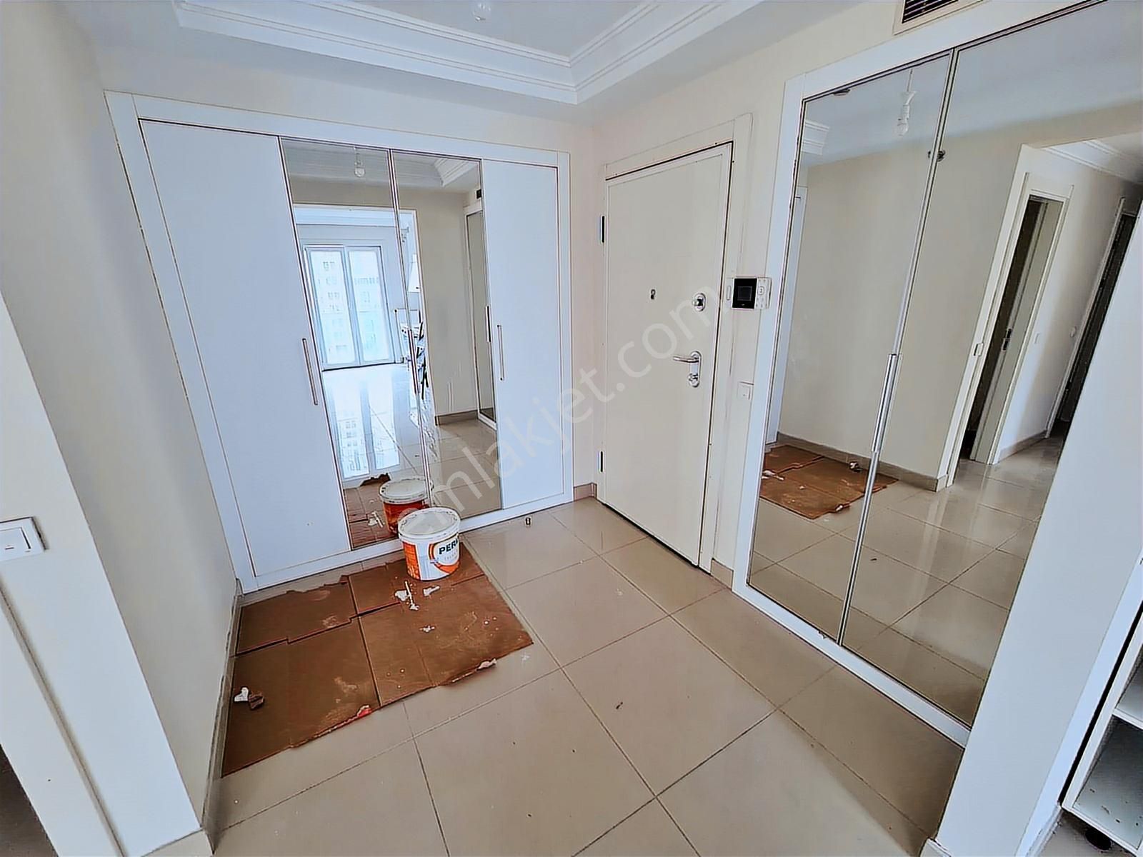 Halkalı Avrupa 2 Konutlarında 1+1 107m2 Kapalı Teraslı Kiralık - Görsel 5