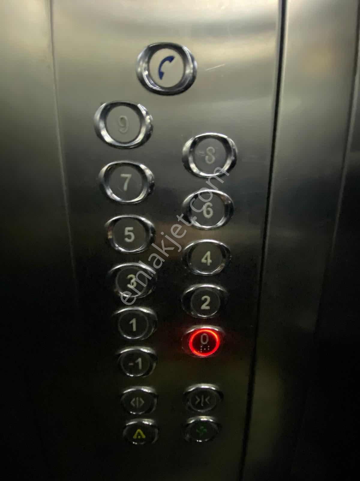 Cumhuriyet Mahallesi Nar Çiçeği Sitesinde Satılık 3+1"otoparklı" - Görsel 5