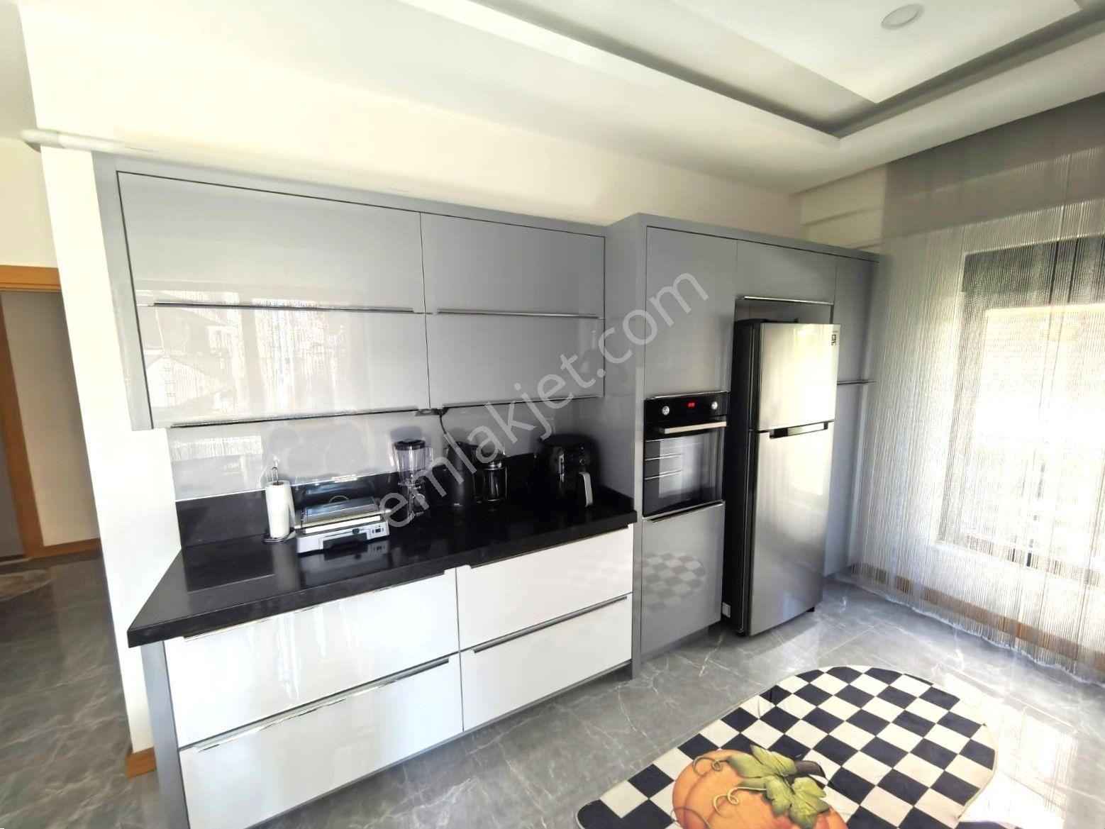 🌟aygül'den Akçay'da 🌟5 Yaşında Asansörlü Ebeveyn Banyolu Doğalgazlı Cam Balkonlu 2+1 Satılık Daire - Görsel 3