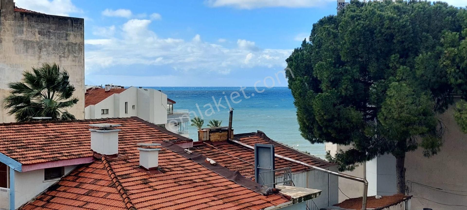 Kuşadası Marinada Asansörlü 165 M2 3+1 Arakat Daire - Görsel 17