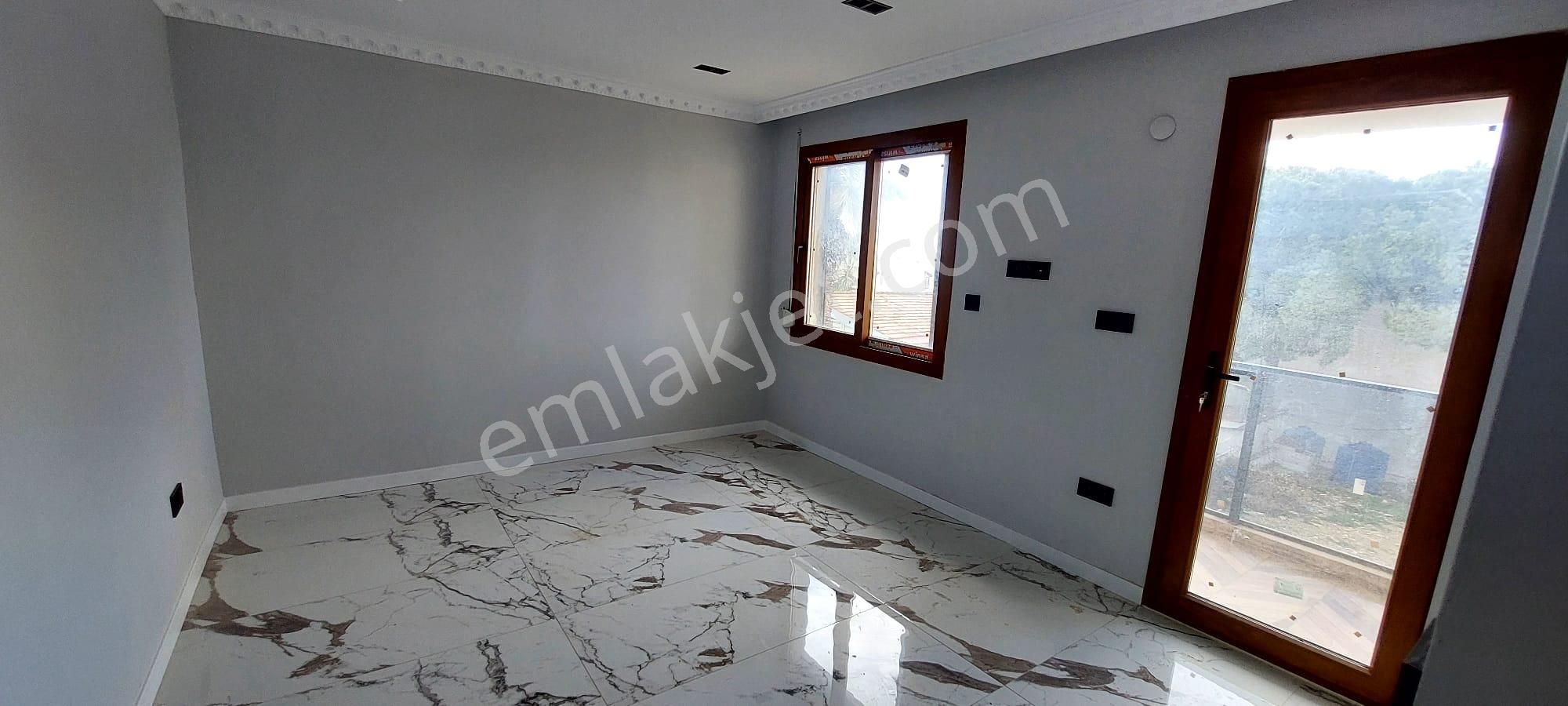 Kuşadası Marinada Asansörlü 165 M2 3+1 Arakat Daire - Görsel 26