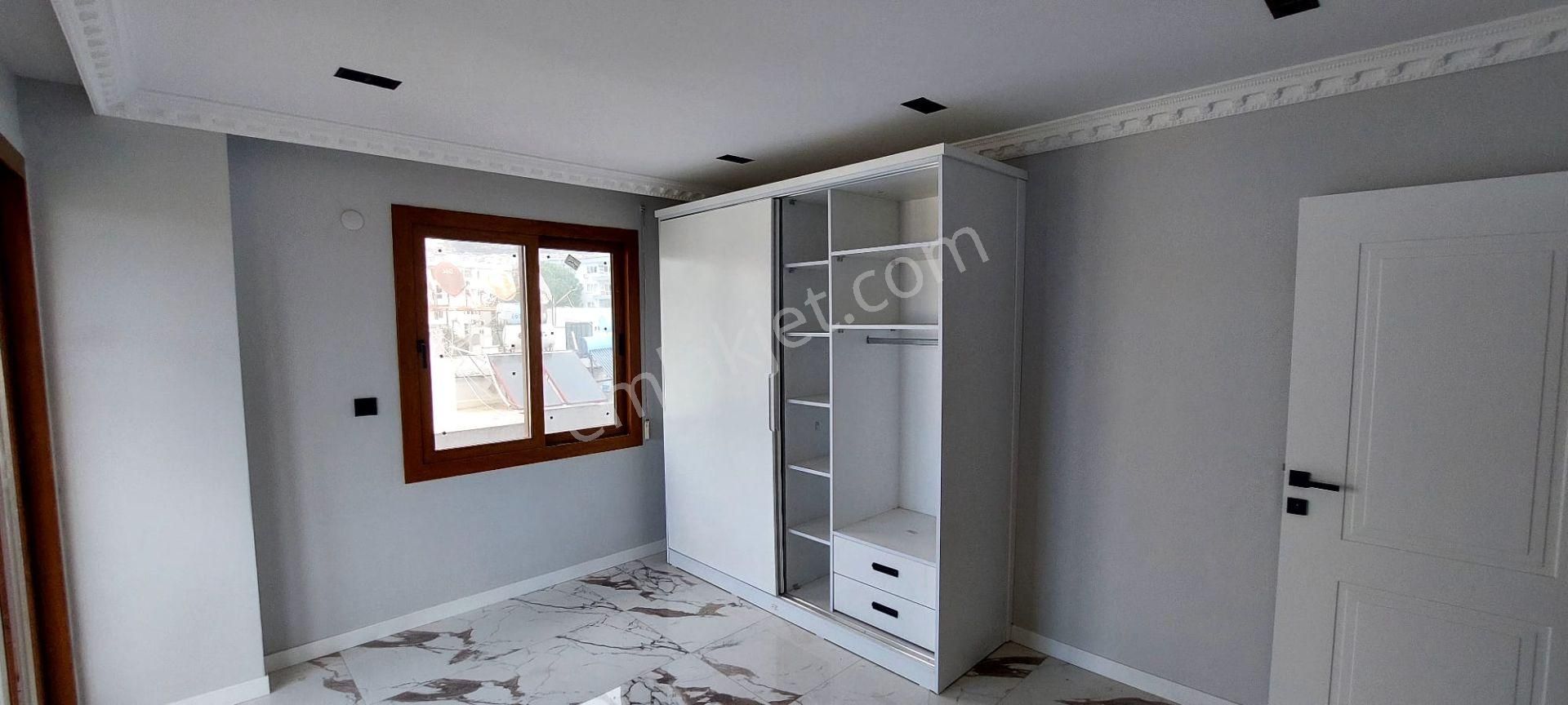 Kuşadası Marinada Asansörlü 165 M2 3+1 Arakat Daire - Görsel 21