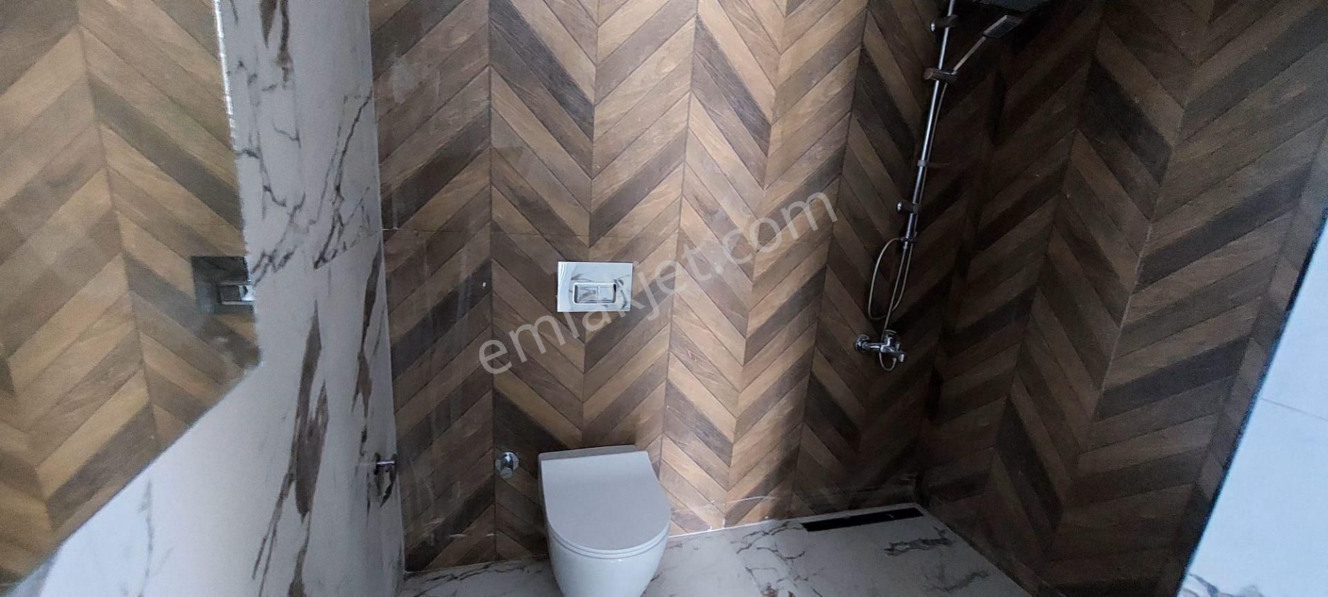 Kuşadası Marinada Asansörlü 165 M2 3+1 Arakat Daire - Görsel 32