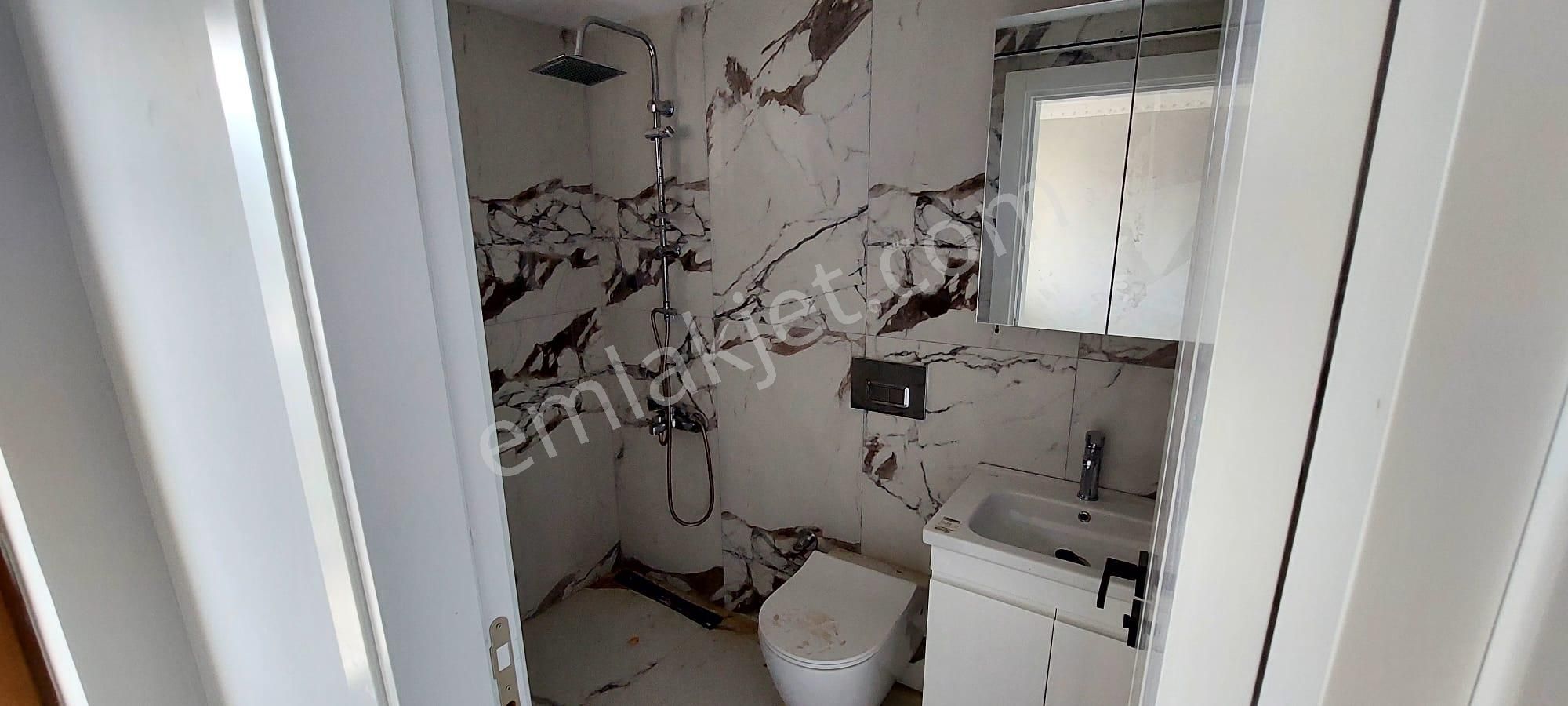 Kuşadası Marinada Asansörlü 165 M2 3+1 Arakat Daire - Görsel 29