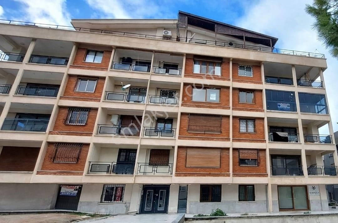 Kuşadası Marinada Asansörlü 165 M2 3+1 Arakat Daire